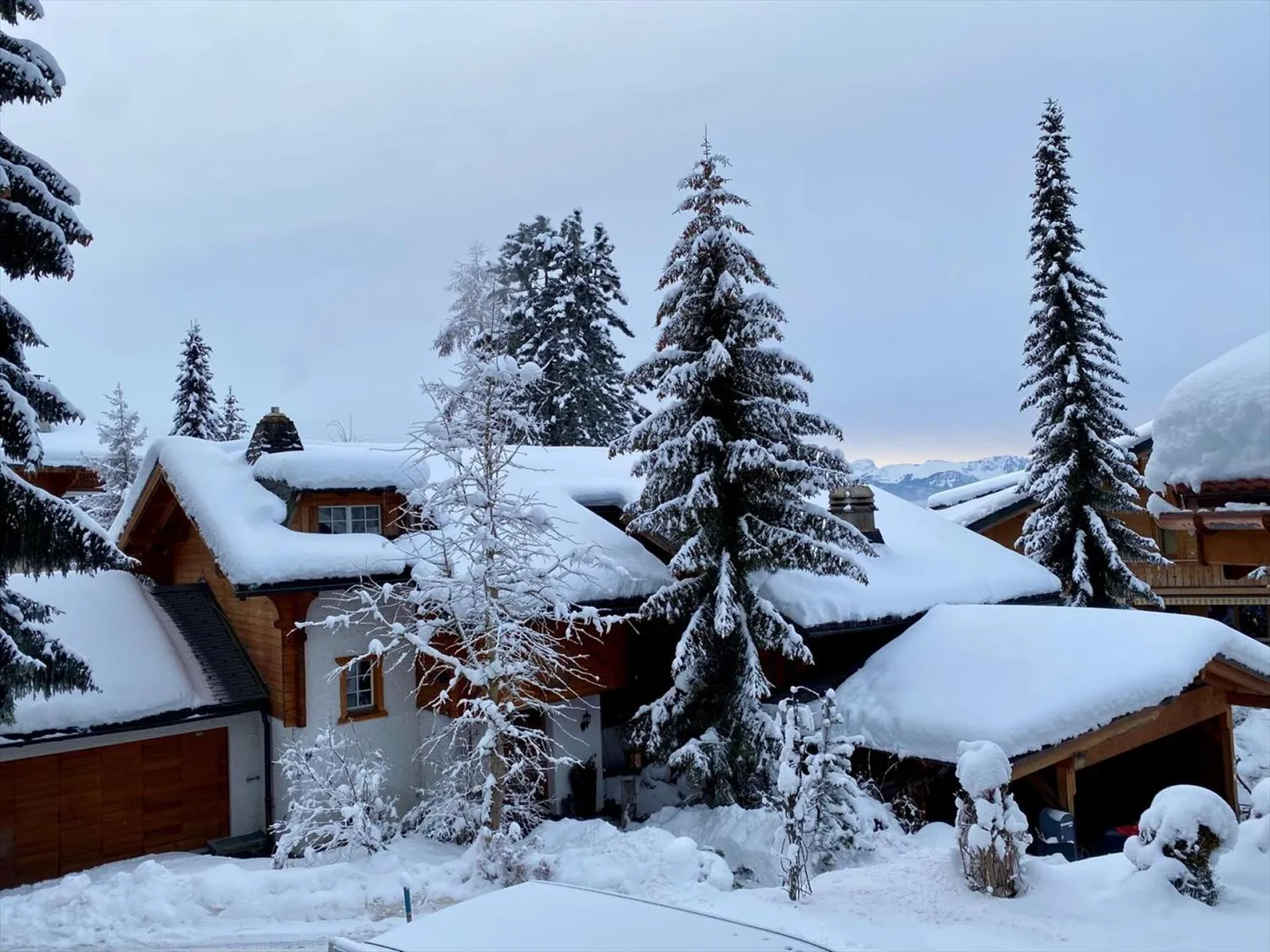 Chalet d'exception de 12 pièces au centre du village - Photo 1 sur 13