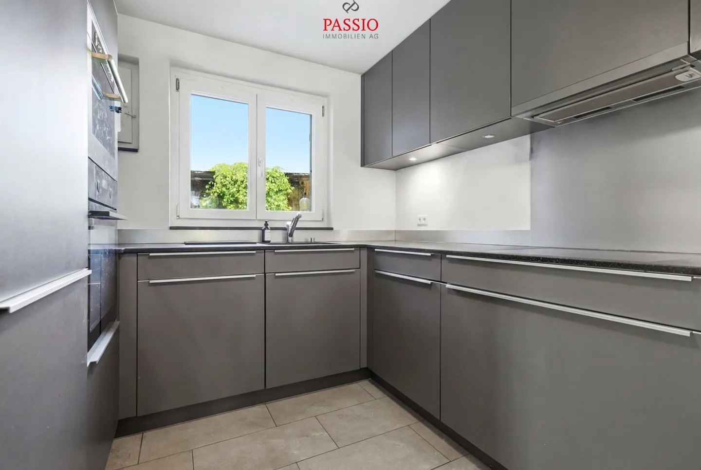 Charmante maison familiale jumelée avec jardin et potentiel d'extension - Photo 8 sur 37