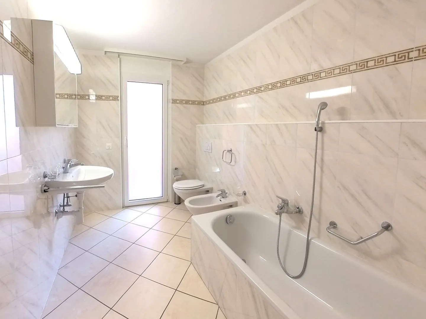 Appartamento 4½ locali con 3 balconi - Vicino al lago e come seconda casa - Foto 13 di 13