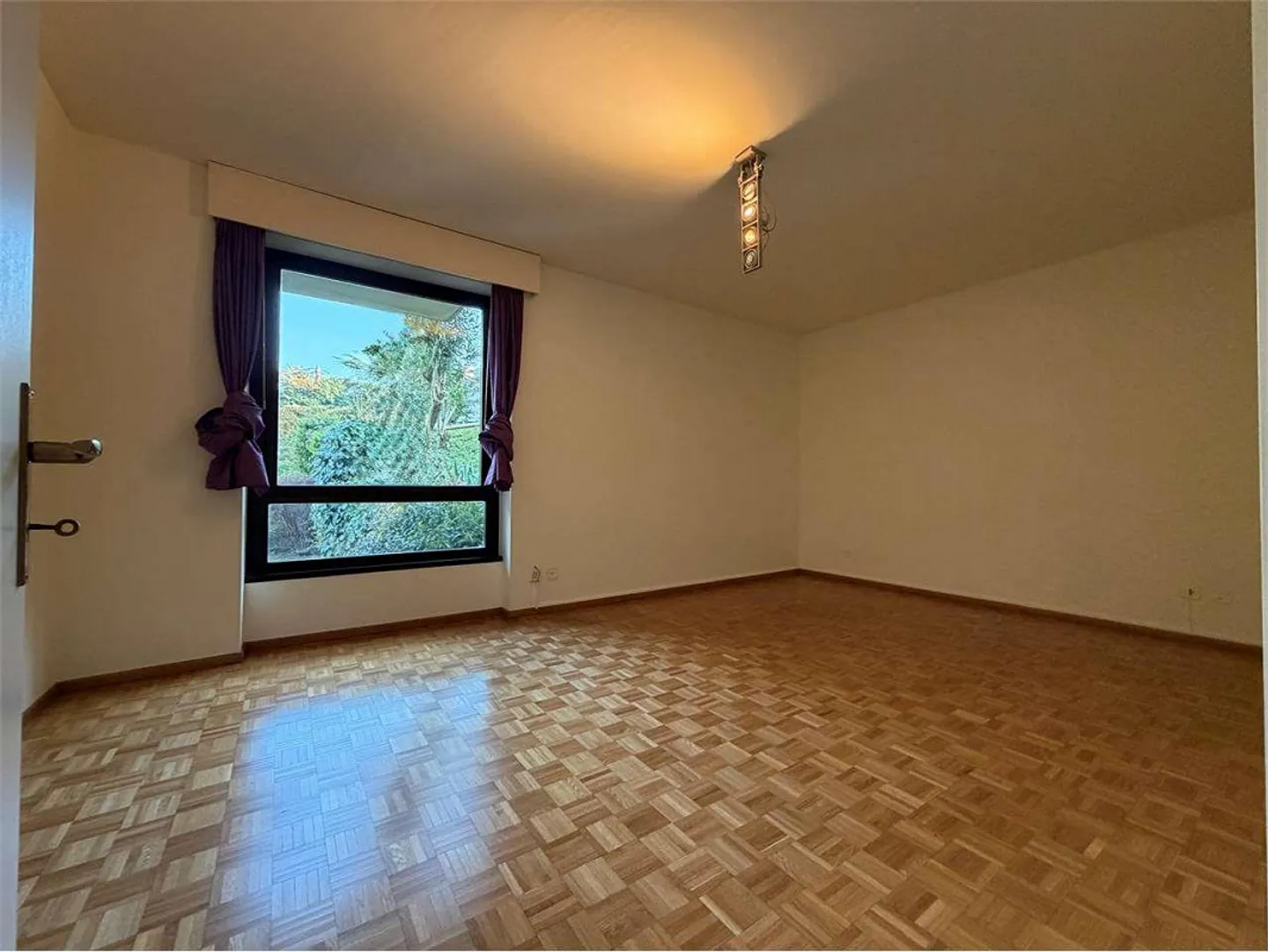 PARADISO - spacious 4.5 room elegant apartment with partial lake view - Photo 9 of 13