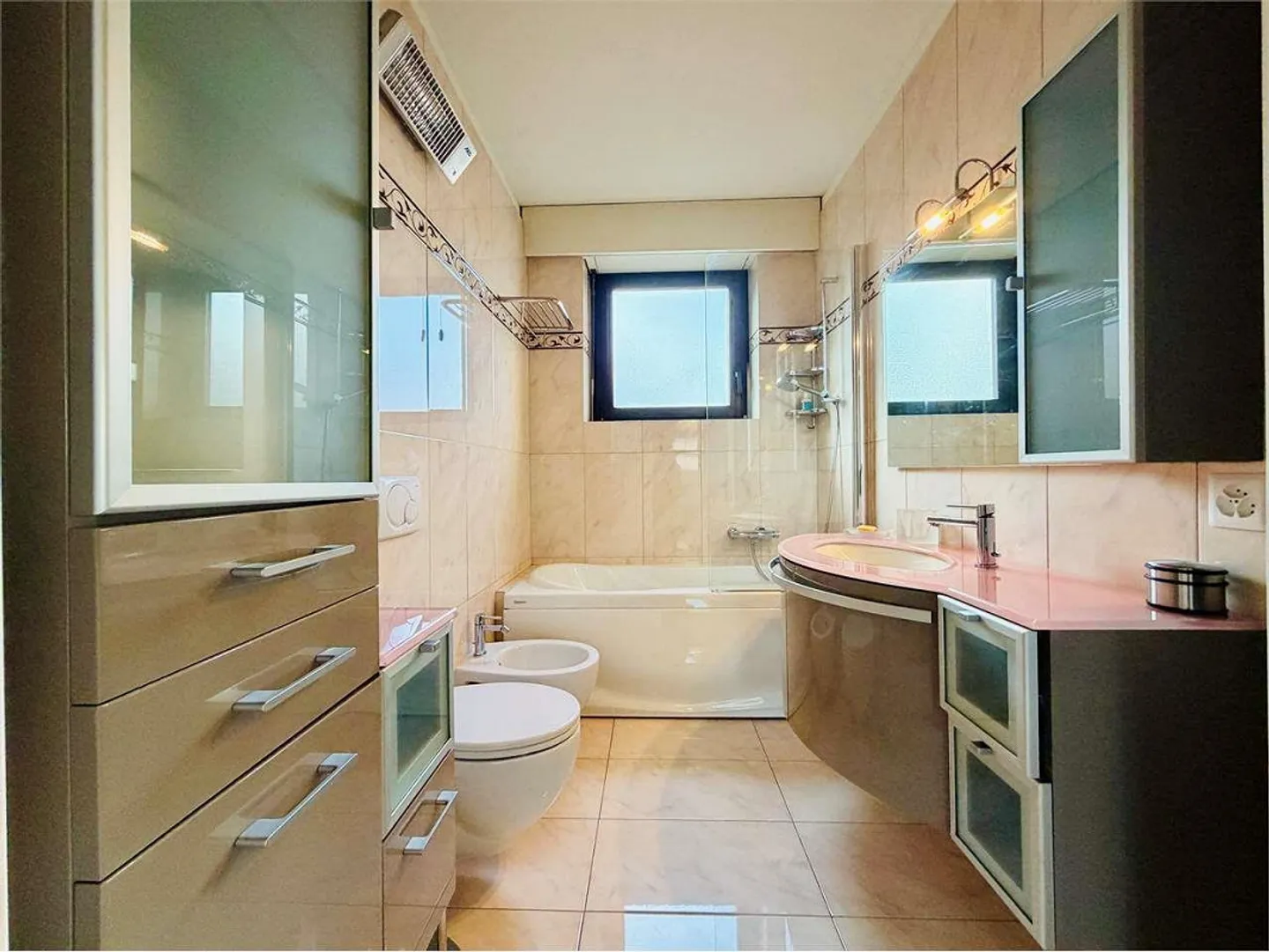 PARADISO - spacious 4.5 room elegant apartment with partial lake view - Photo 12 of 13