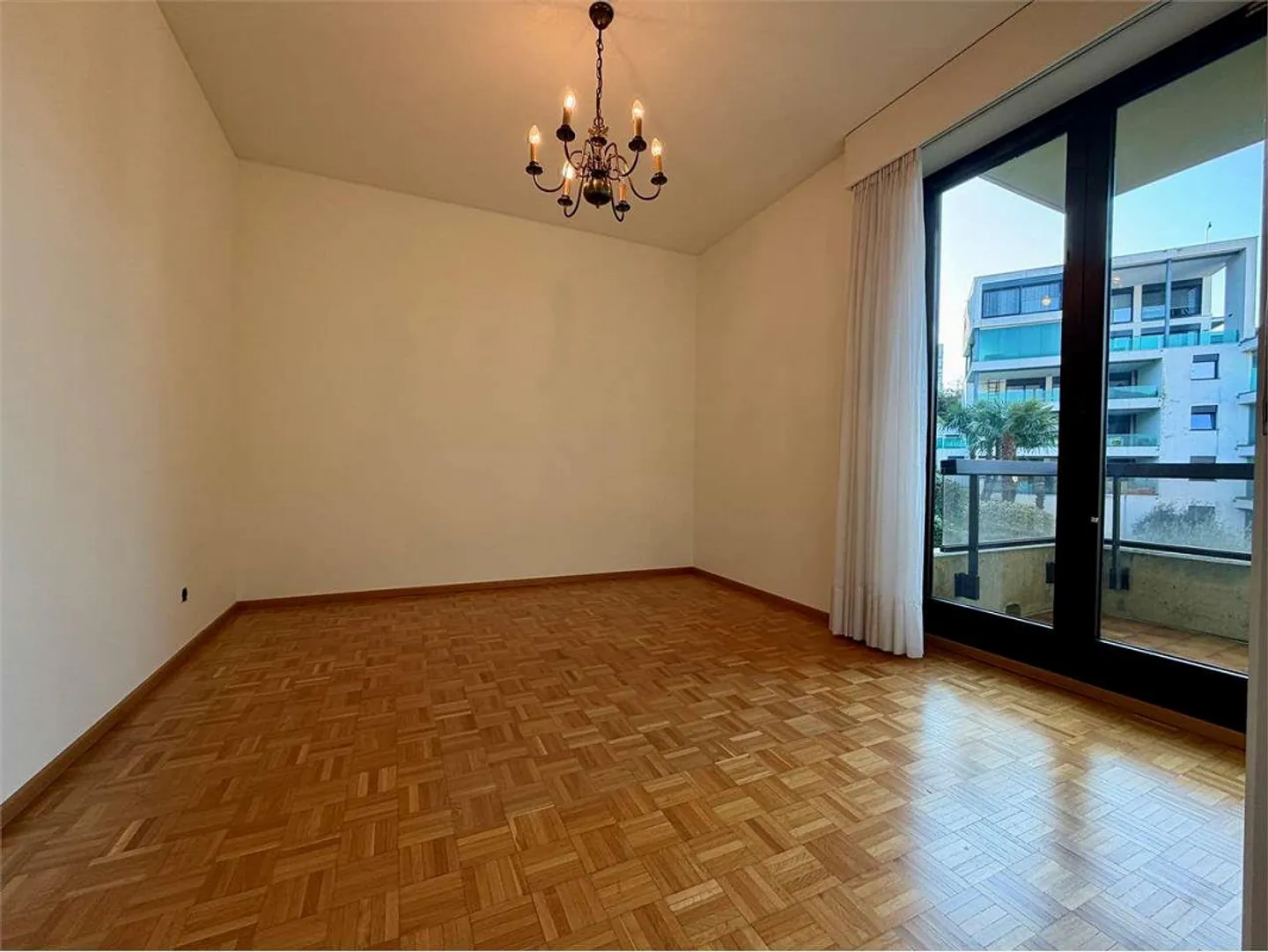 PARADISO - spacious 4.5 room elegant apartment with partial lake view - Photo 13 of 13