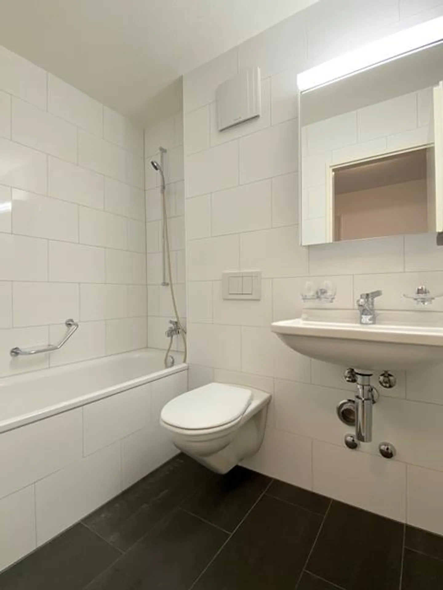 Appartamento affascinante di 2,5 stanze con patio - Foto 5 di 5