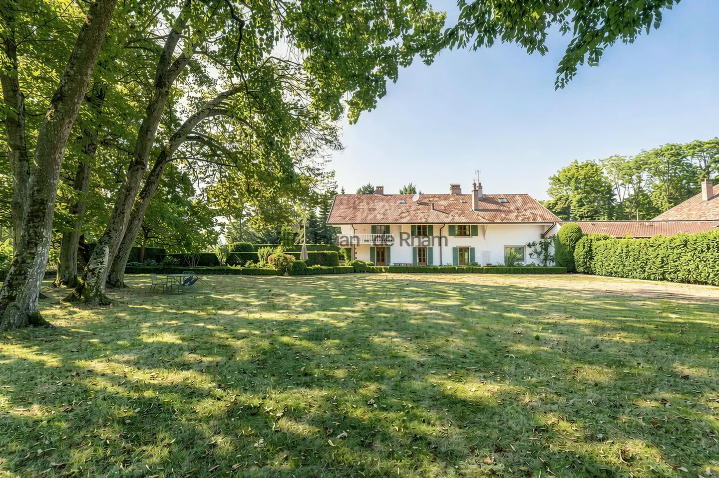 Elegant character house in the heart of the Geneva countryside - Photo 12 of 12