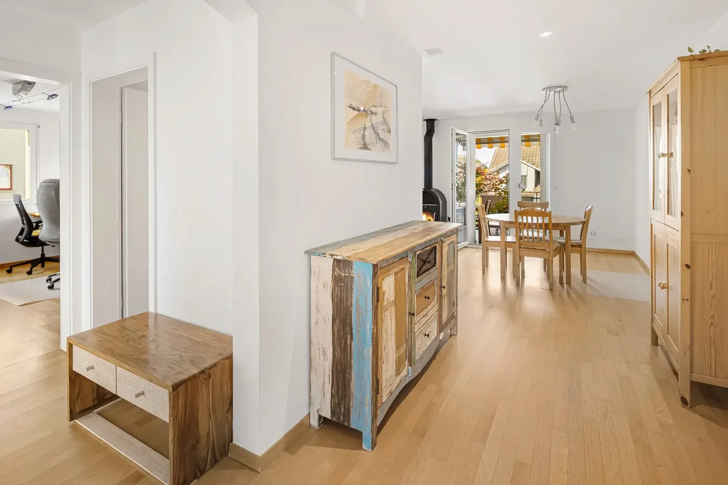 Charming Apartment with Balcony - Photo 6 of 13