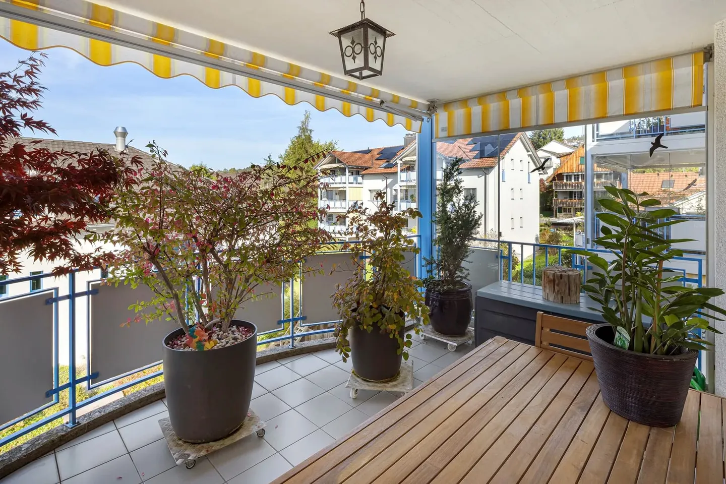 Charming Apartment with Balcony - Photo 10 of 13