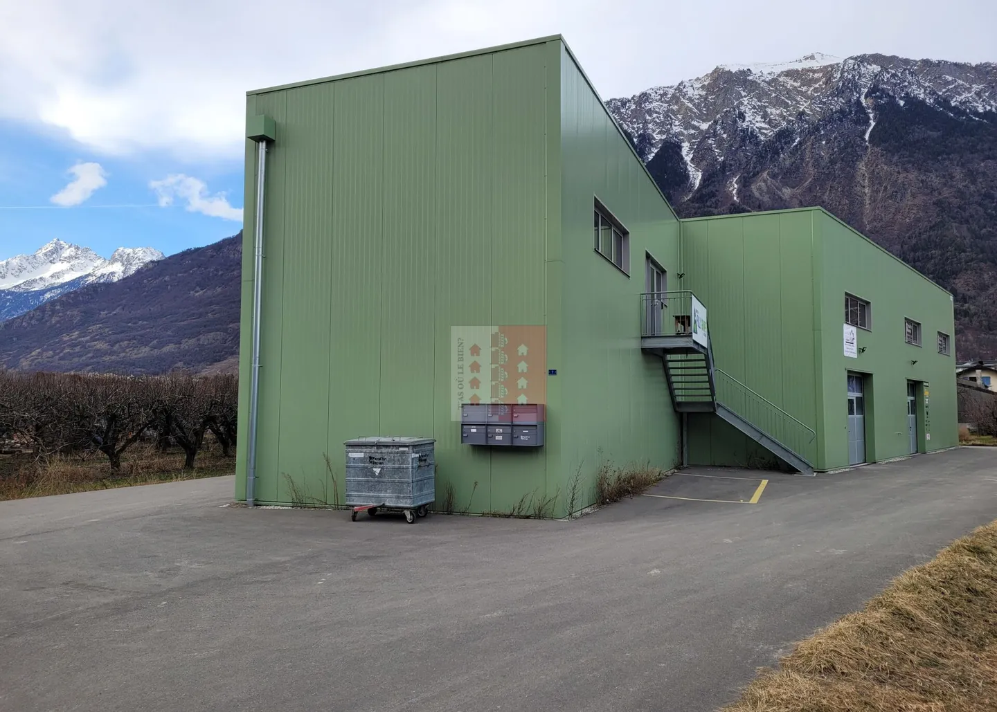 Vendita di capannoni nella zona commerciale - Foto 3 di 4