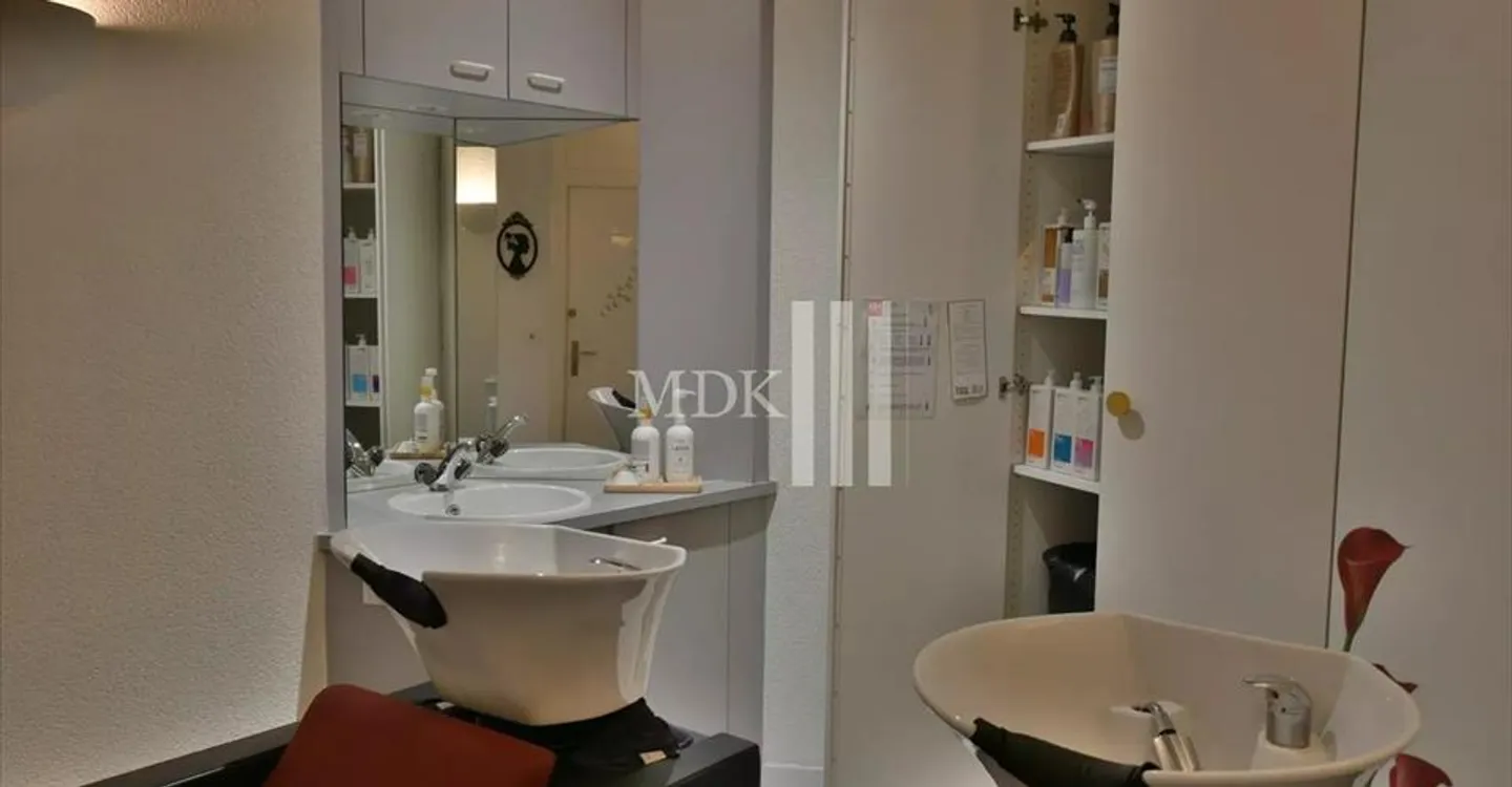 Geräumiger Gewerberaum in Monthey - Foto 2 von 8