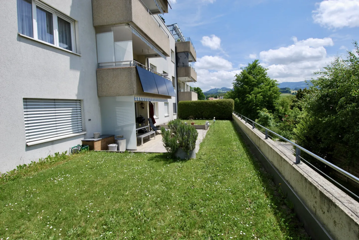 Beautiful 5.5-room apartment with garden and view of the Fribourg Alps - Photo 3 of 13