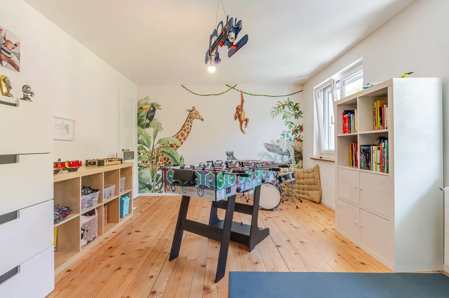 Modern renovated 5.5 room semi-detached house with idyllic garden - Photo 8 of 13
