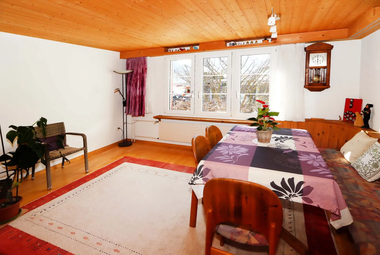 Semi-Detached House in Chalet Style with Garden - Photo 3 of 18