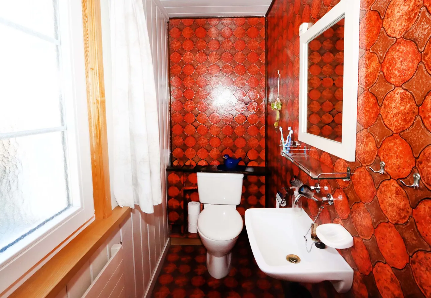 Semi-Detached House in Chalet Style with Garden - Photo 5 of 18