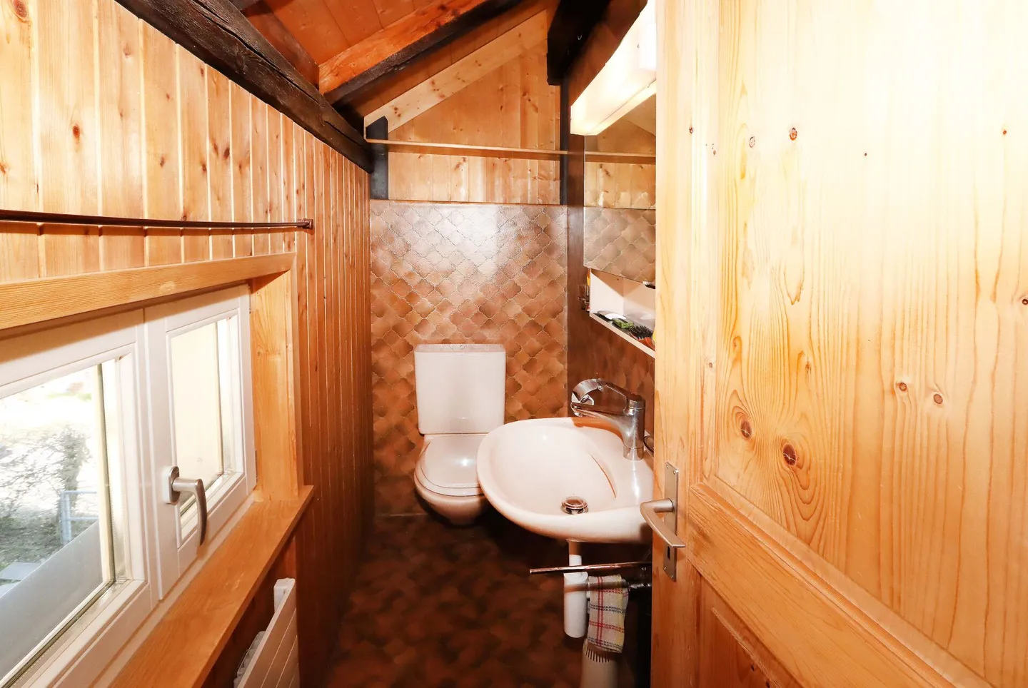 Semi-Detached House in Chalet Style with Garden - Photo 9 of 18