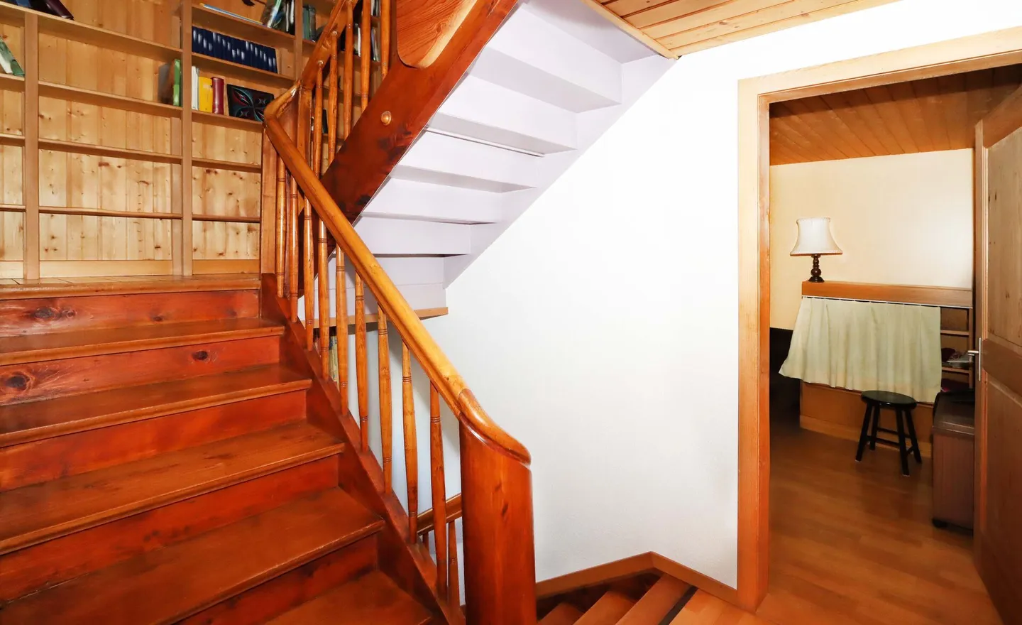 Semi-Detached House in Chalet Style with Garden - Photo 11 of 18