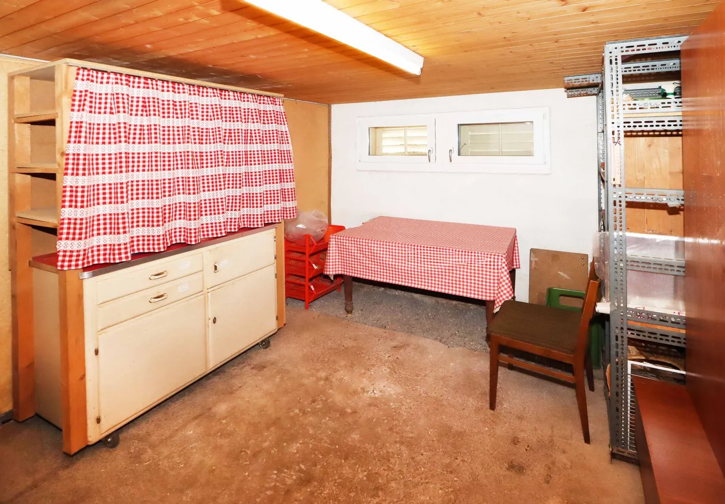 Semi-Detached House in Chalet Style with Garden - Photo 16 of 18