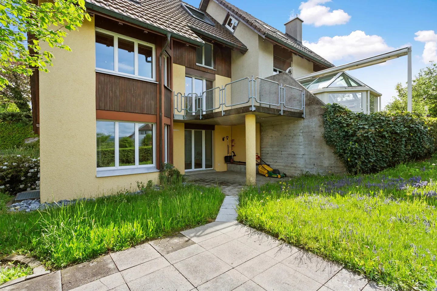 Semi-detached house with potential from December 1, 2025 on Ulrich - Photo 3 of 27