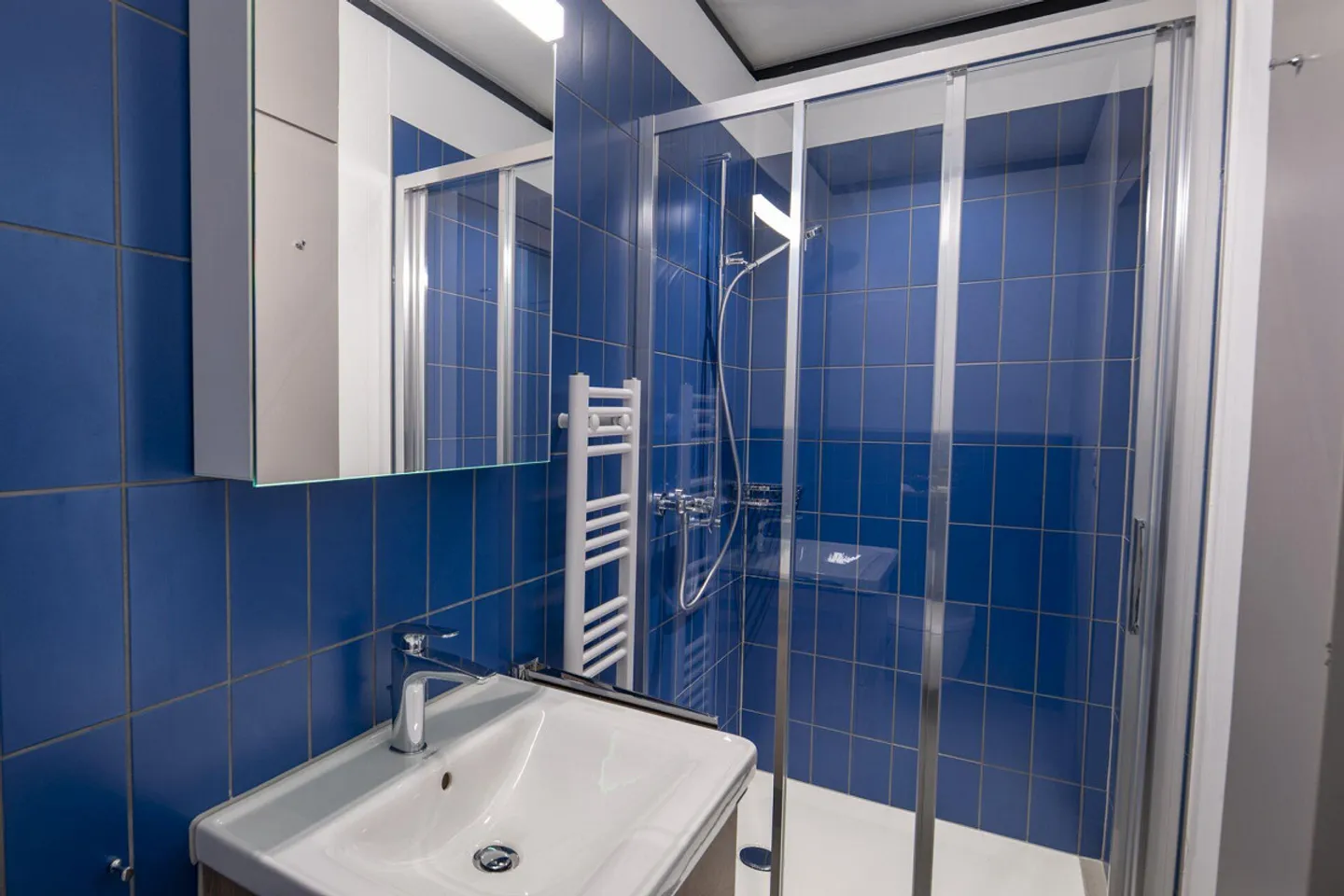 Appartement calme de 4,5 pièces avec équipements confortables - Photo 3 sur 8