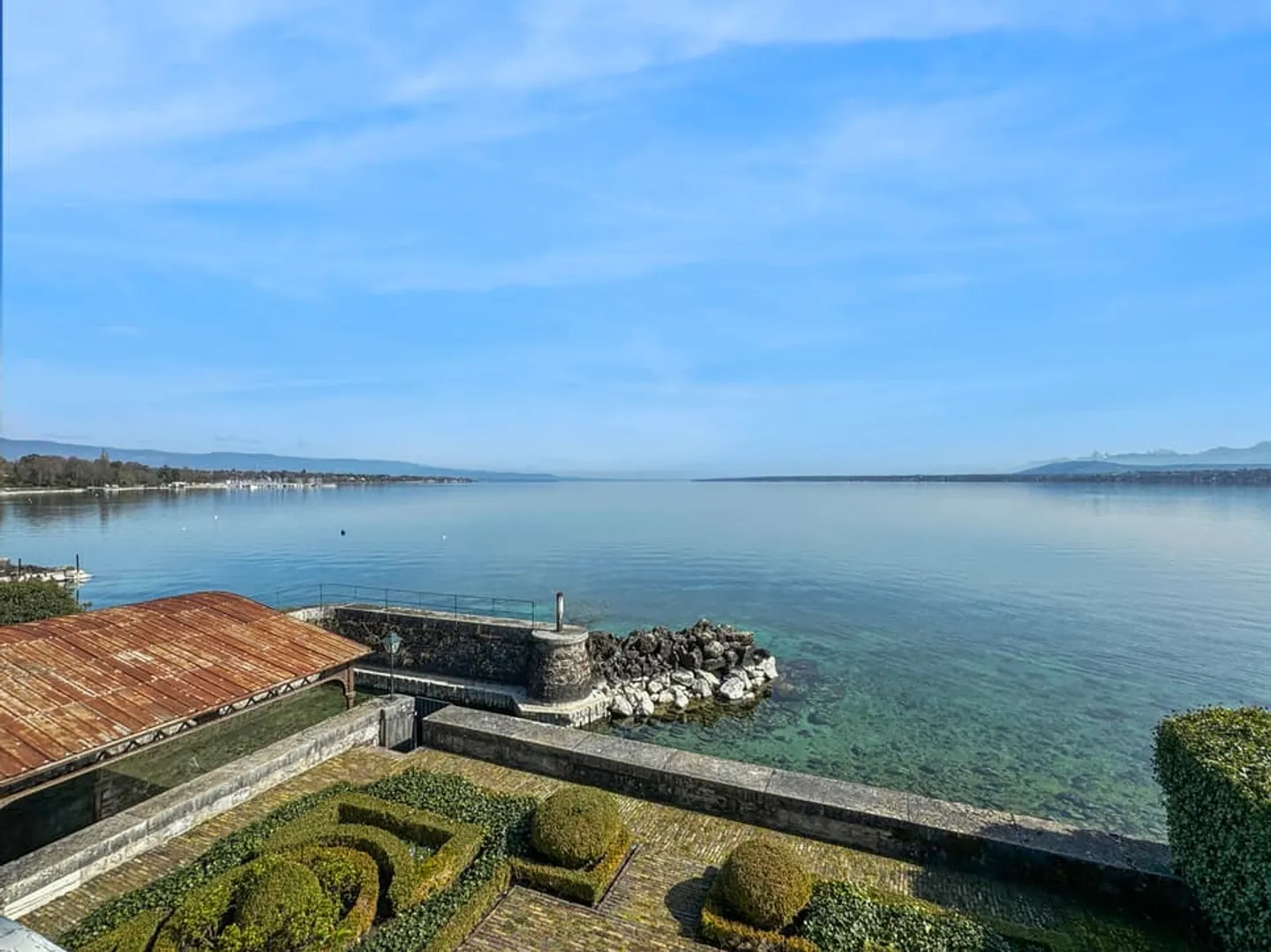Versoix: Casa di charme a piedi nell'acqua, con molo privato - Foto 3 di 13