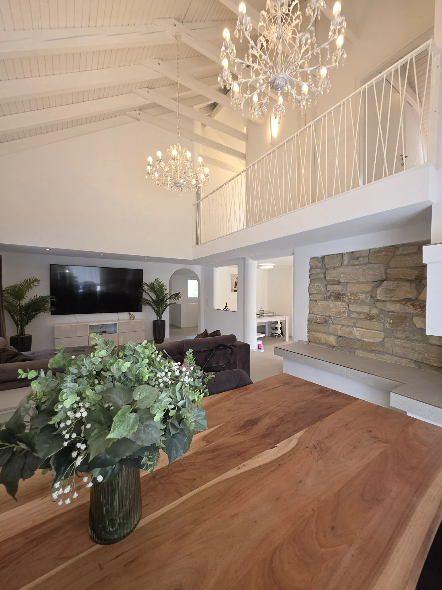 Magnifique maison individuelle de 8,5 pièces sur une route privée avec un grand jardin - Photo 3 sur 30