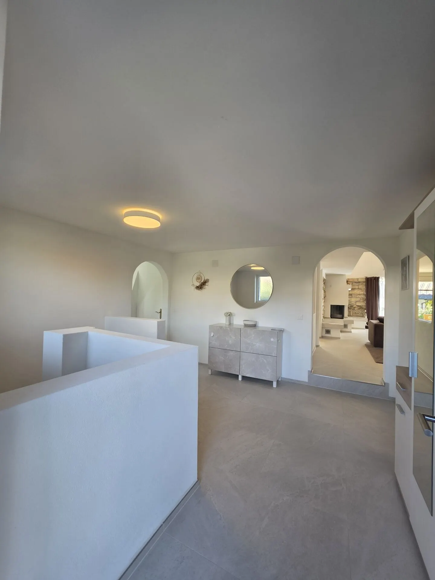 Magnifique maison individuelle de 8,5 pièces sur une route privée avec un grand jardin - Photo 5 sur 30
