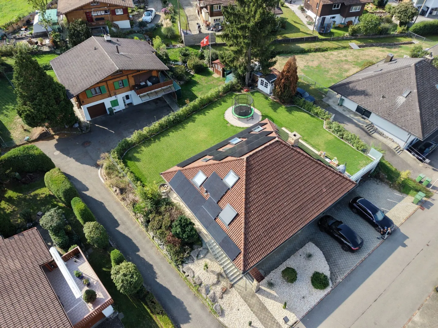 Magnifique maison individuelle de 8,5 pièces sur une route privée avec un grand jardin - Photo 2 sur 30