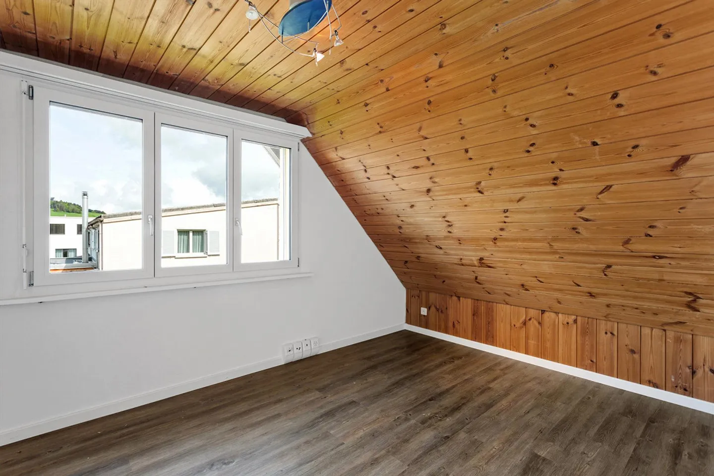 Semi-detached house with potential from December 1, 2025 on Ulrich - Photo 18 of 27