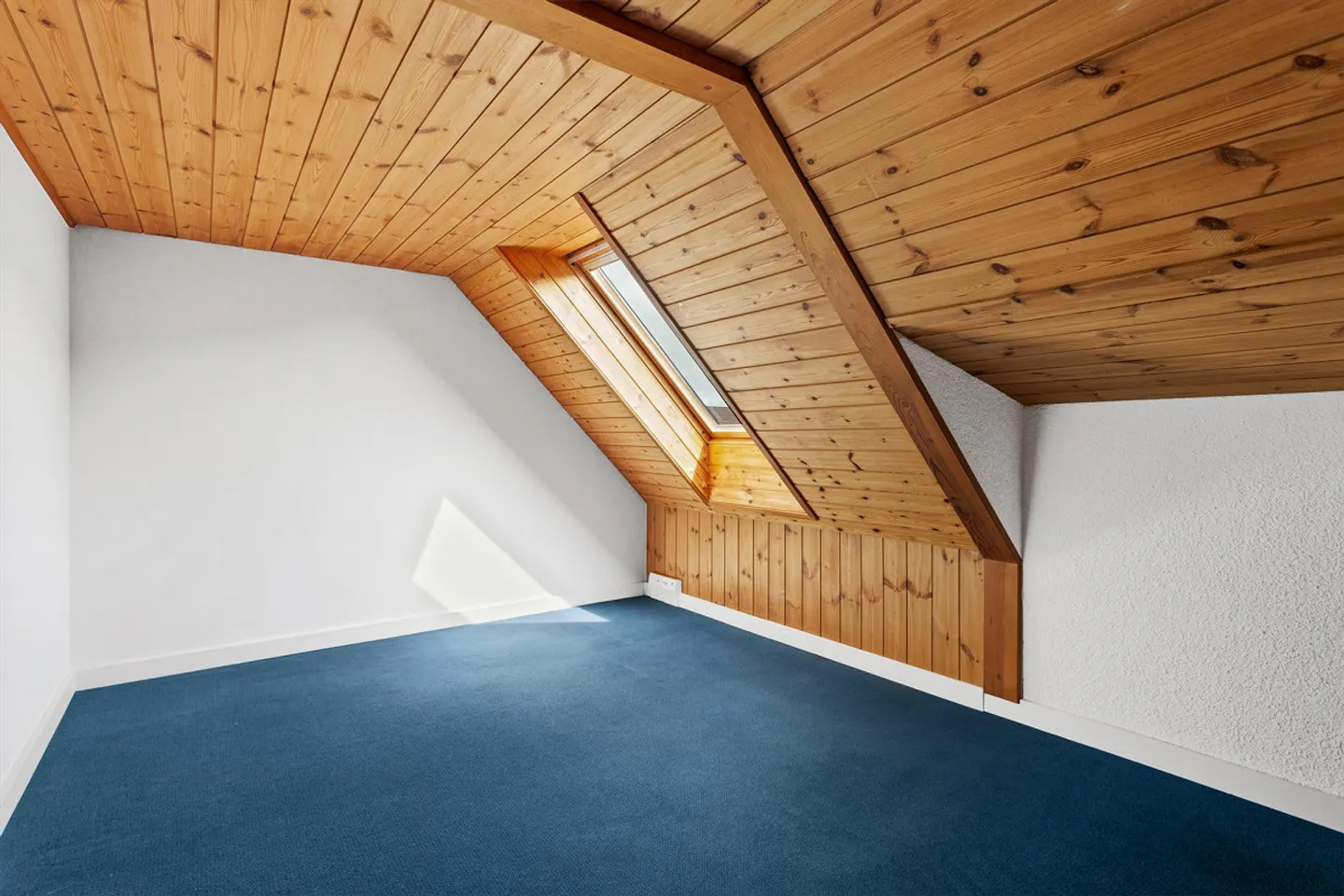 Semi-detached house with potential from December 1, 2025 on Ulrich - Photo 19 of 27