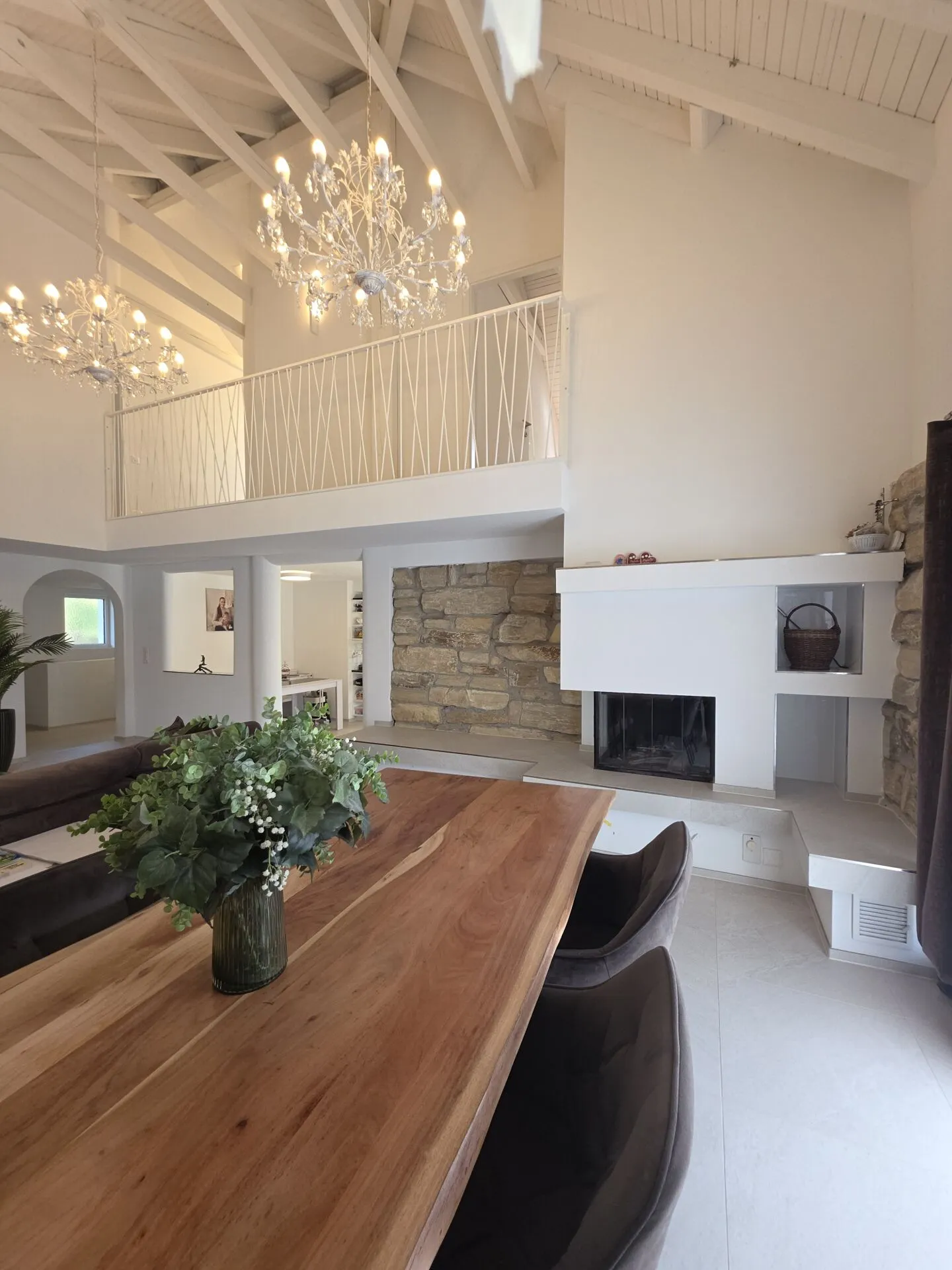 Magnifique maison individuelle de 8,5 pièces sur une route privée avec un grand jardin - Photo 6 sur 30