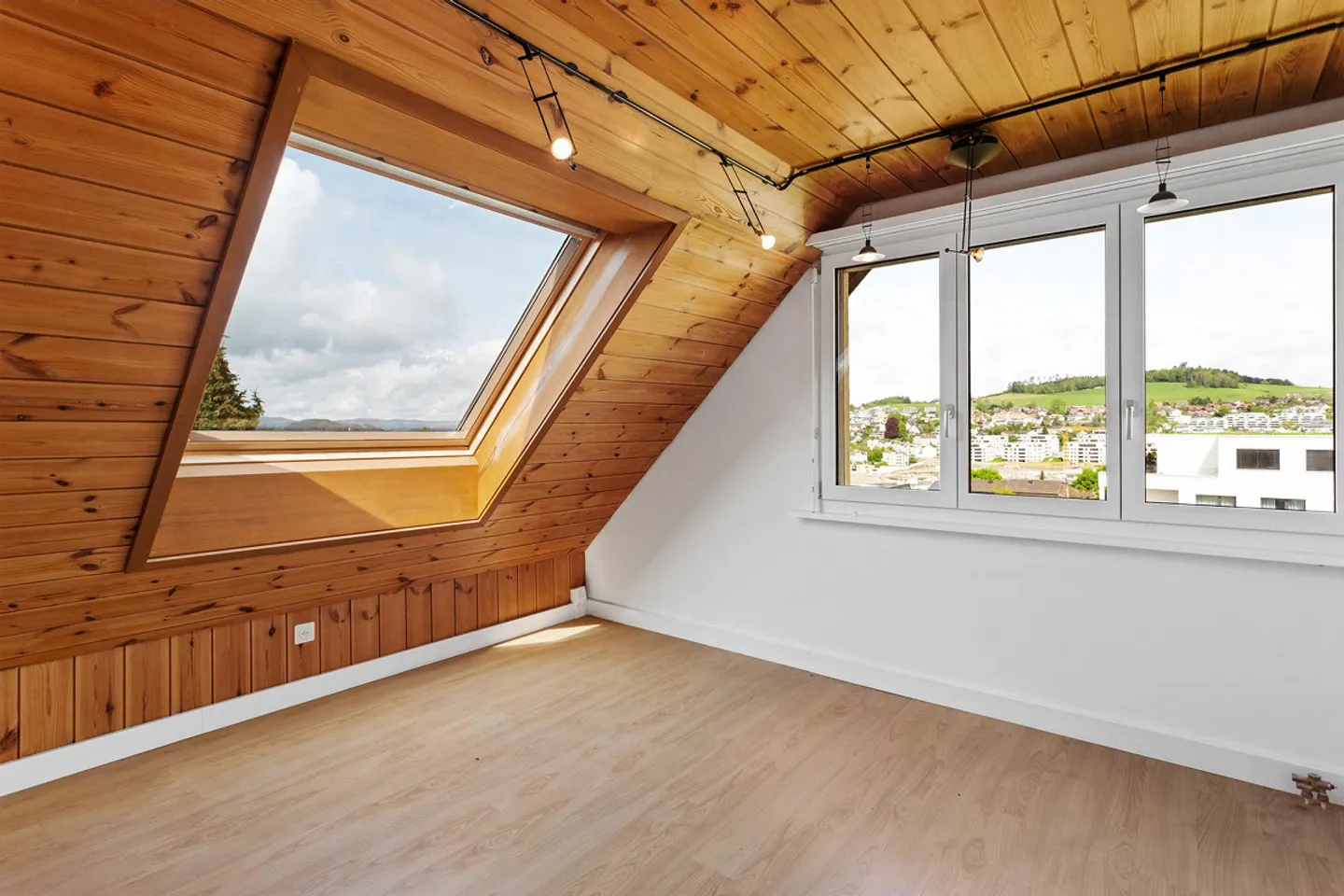 Semi-detached house with potential from December 1, 2025 on Ulrich - Photo 20 of 27