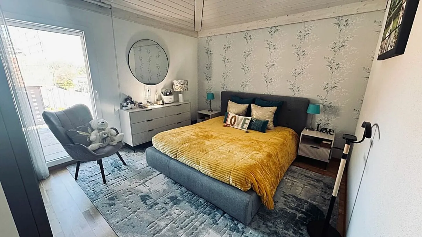 Spacious 3.5-room penthouse in new condition with large terrace - Photo 13 of 23