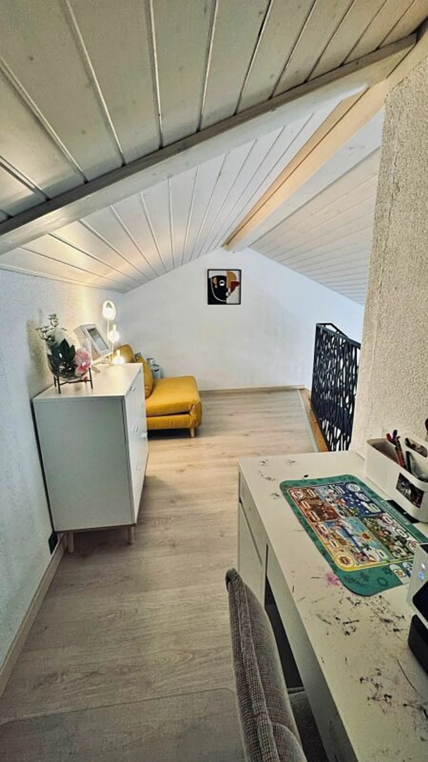 Spacious 3.5-room penthouse in new condition with large terrace - Photo 20 of 23