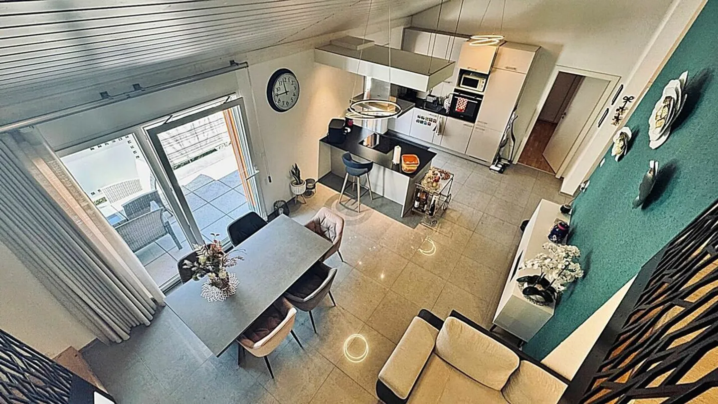 Spacious 3.5-room penthouse in new condition with large terrace - Photo 21 of 23