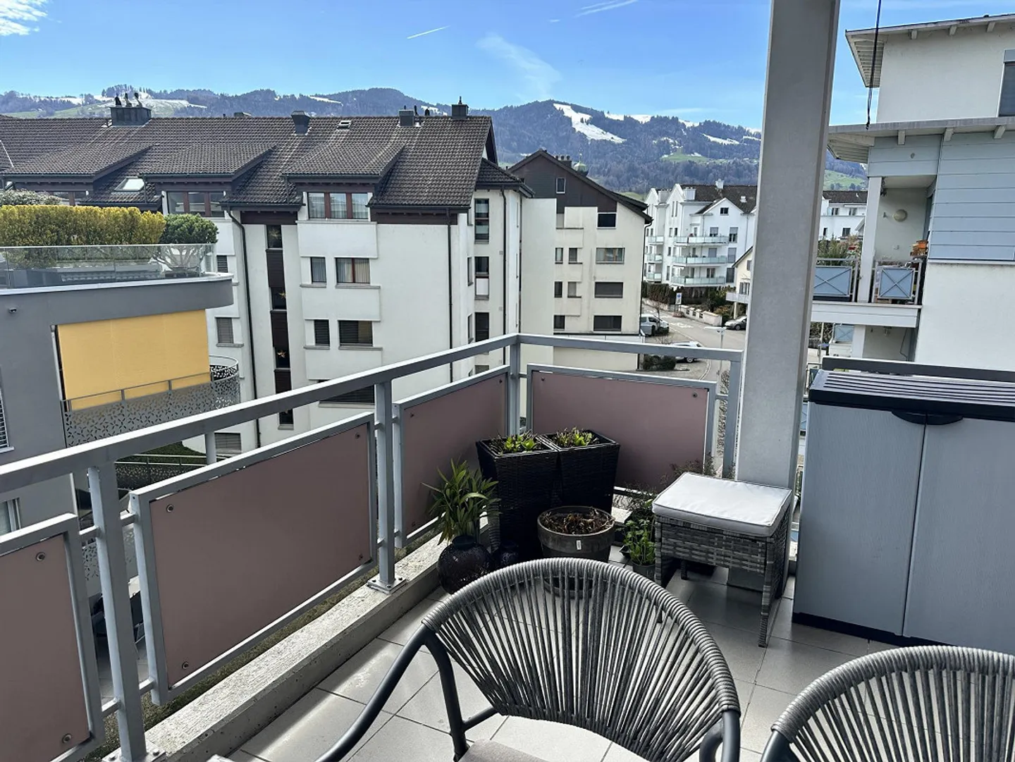 Appartement lumineux et ensoleillé de 4,5 pièces près du lac - Photo 5 sur 8