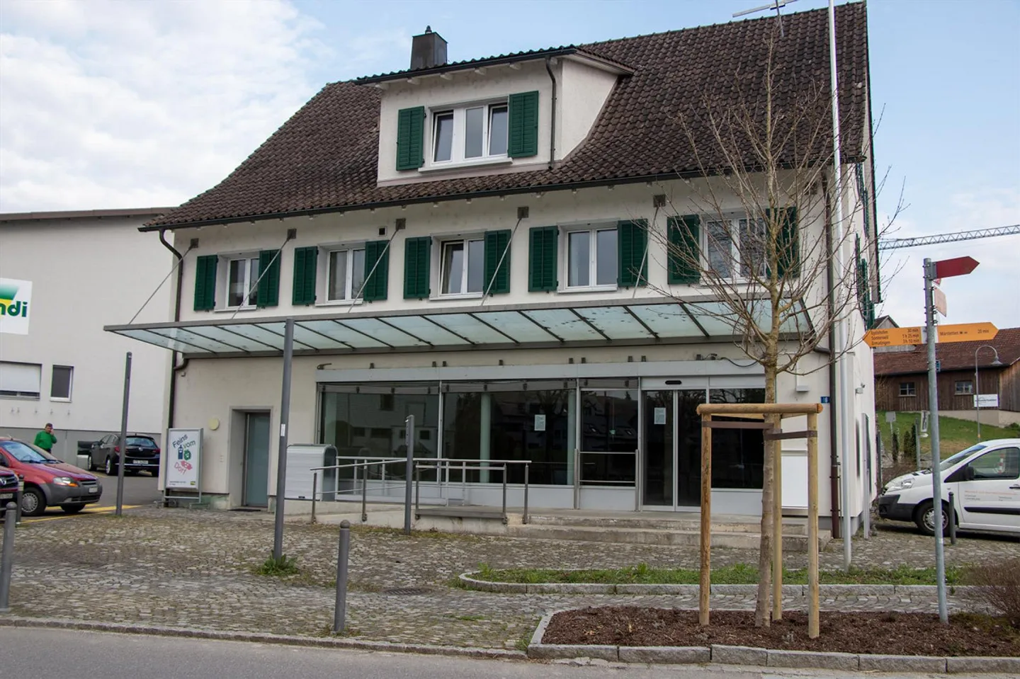 Ampio spazio commerciale (circa 220 m²) in affitto a Märstetten - Foto 1 di 4