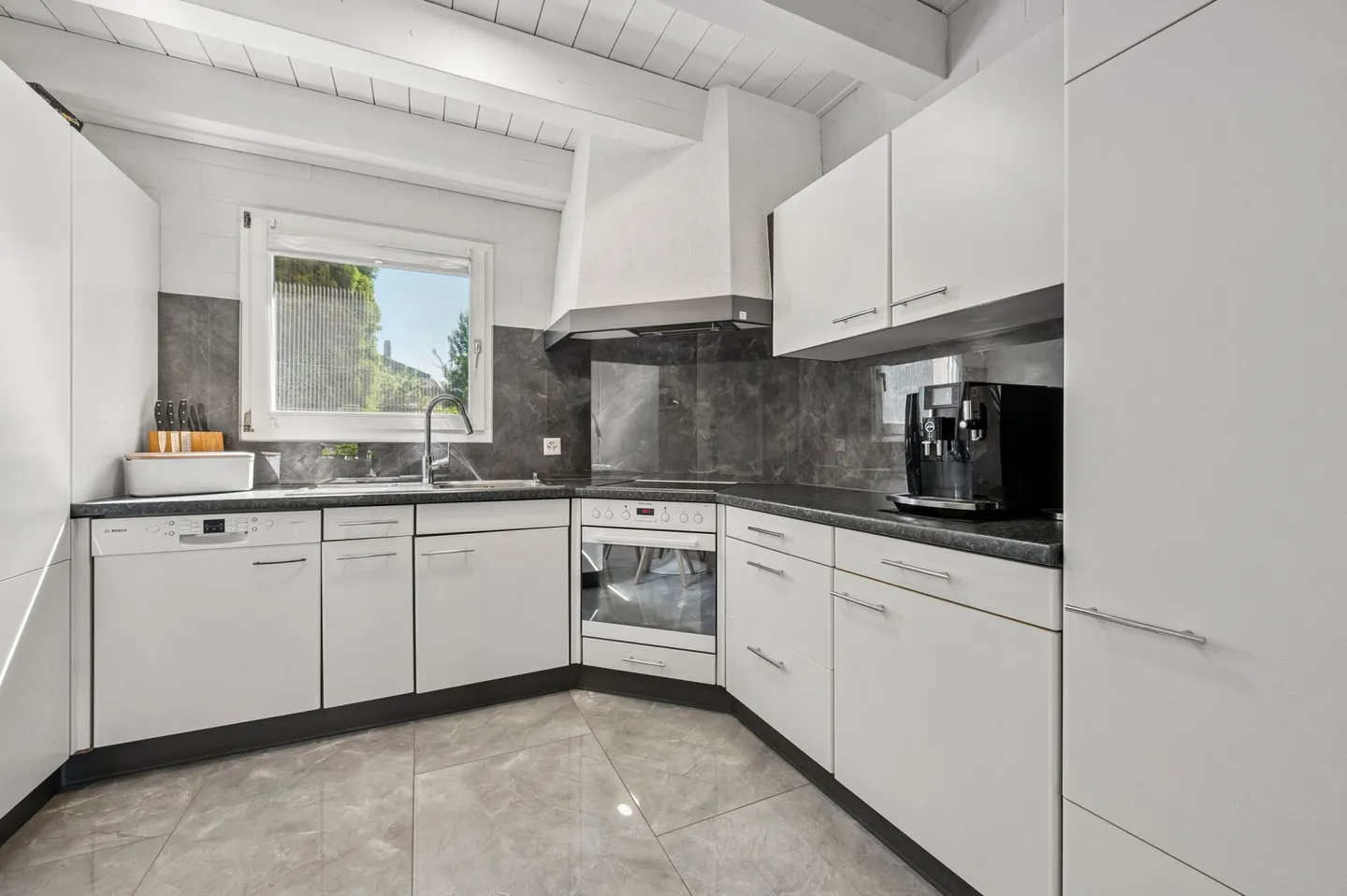 Maison de ville moderne de 4,5 pièces avec jardin et beaucoup d'intimité - Photo 3 sur 13