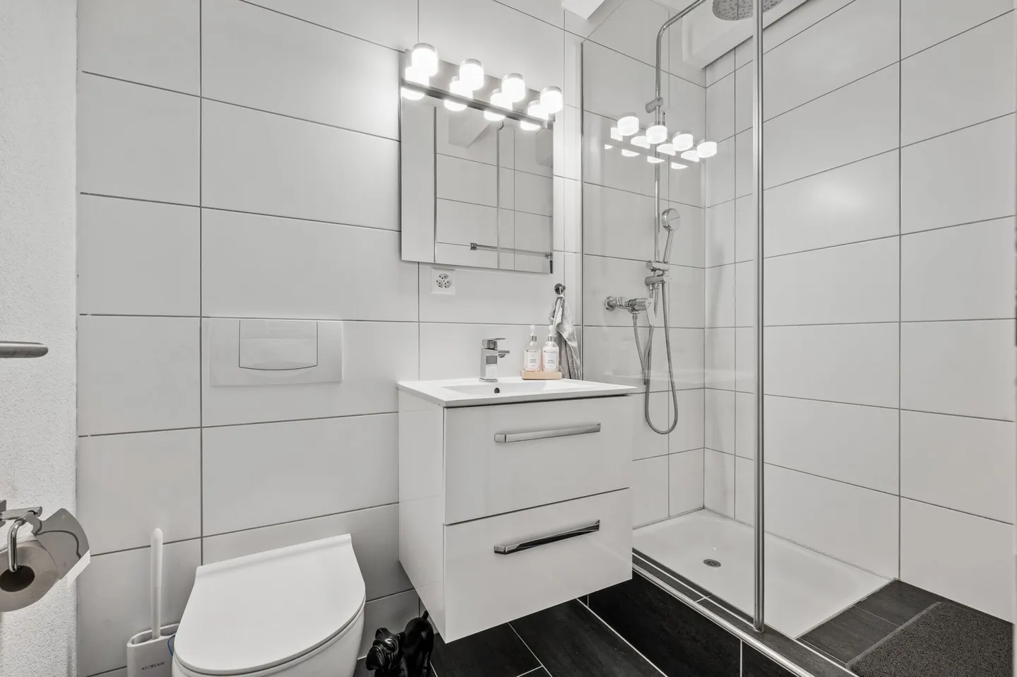 Maison de ville moderne de 4,5 pièces avec jardin et beaucoup d'intimité - Photo 4 sur 13