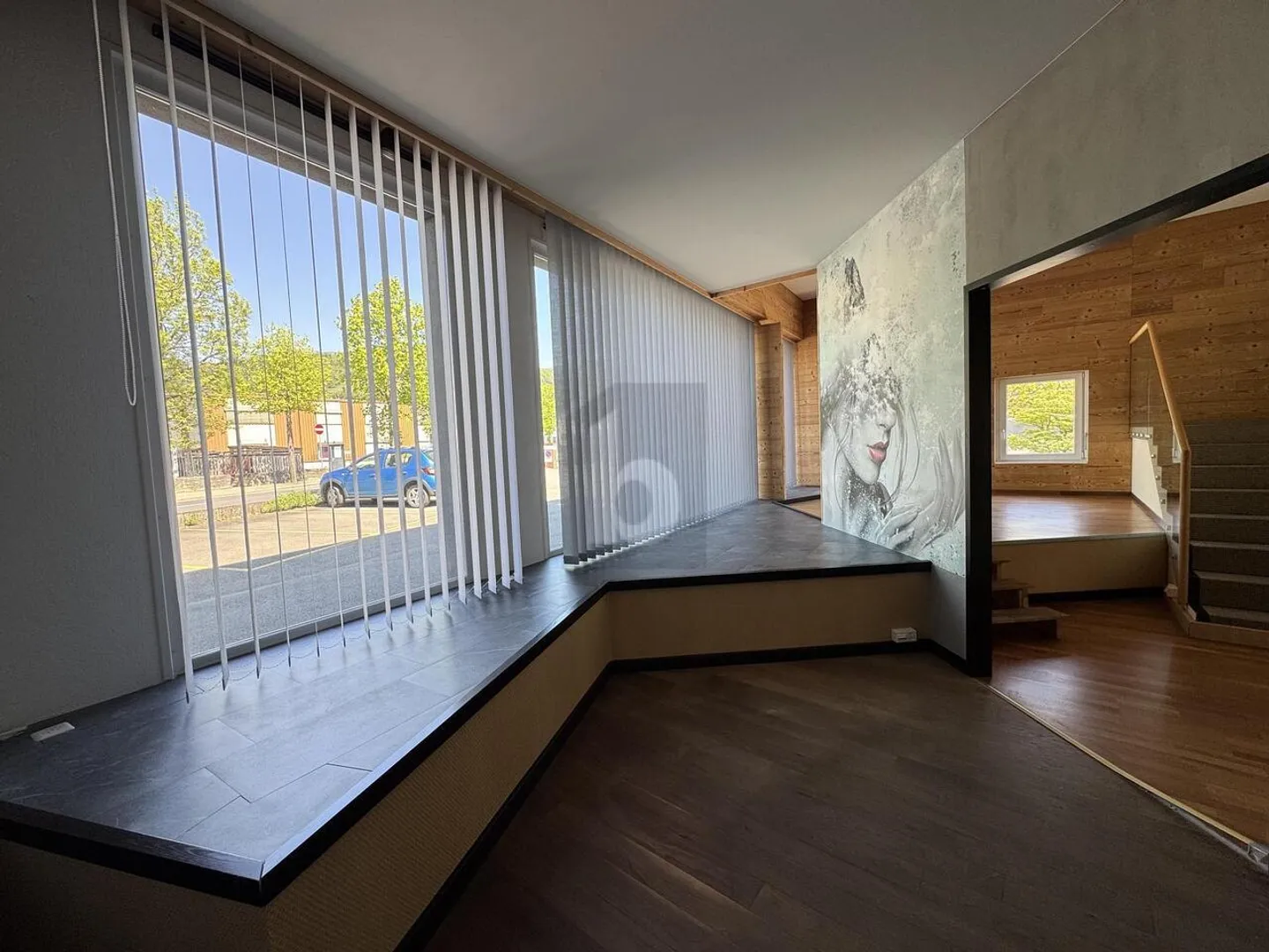 VISIBLE, MODERNE & IDÉALEMENT ACCESSIBLE - Foto 3 von 6