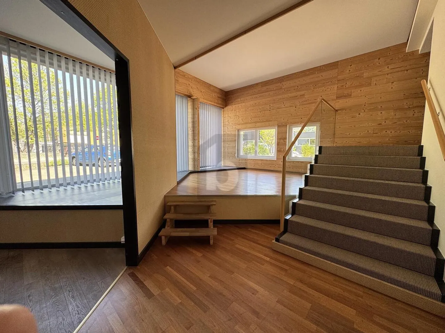 VISIBLE, MODERNE & IDÉALEMENT ACCESSIBLE - Foto 4 von 6