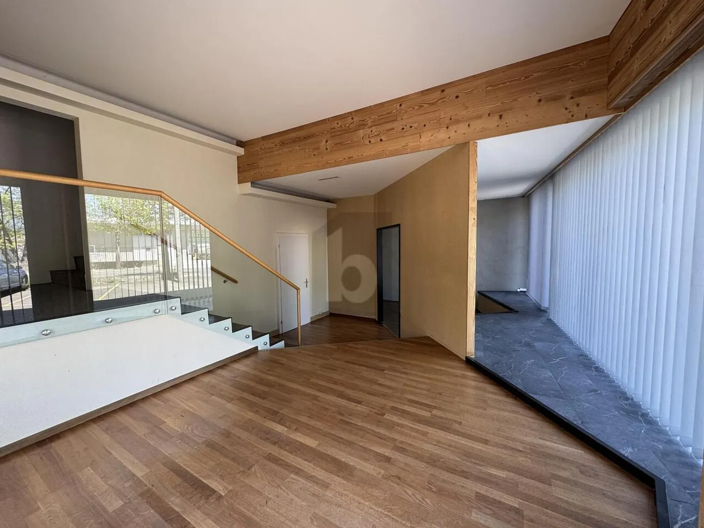 VISIBLE, MODERNE & IDÉALEMENT ACCESSIBLE - Foto 5 von 6