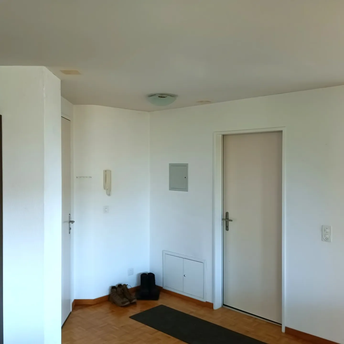 Accogliente appartamento di 1,5 stanze con balcone a Meikirch - Foto 2 di 10