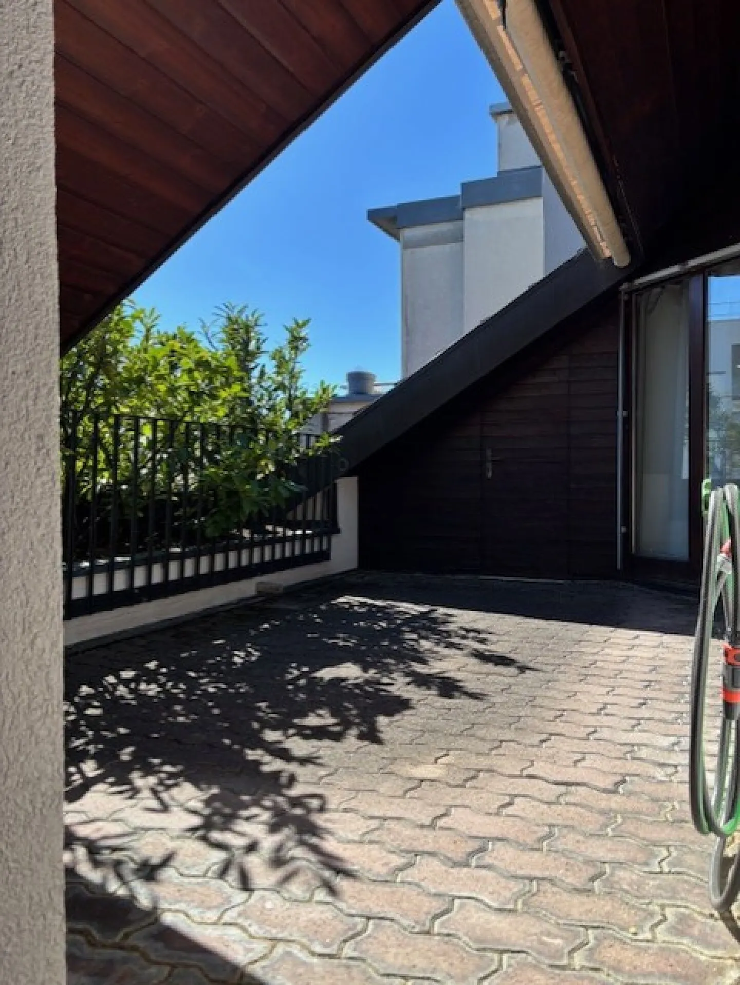 Moderne Wohnung mit Dachterrasse - Foto 9 von 10