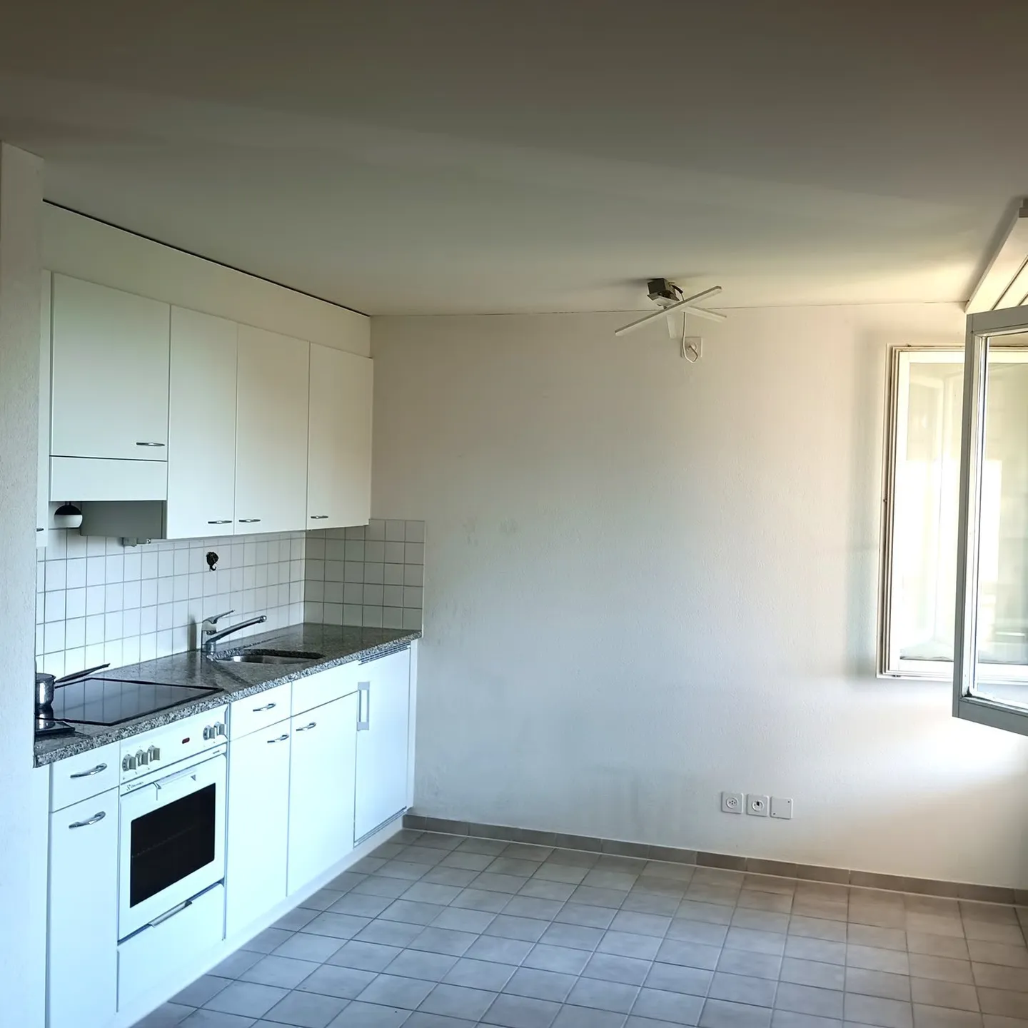 Accogliente appartamento di 1,5 stanze con balcone a Meikirch - Foto 7 di 10