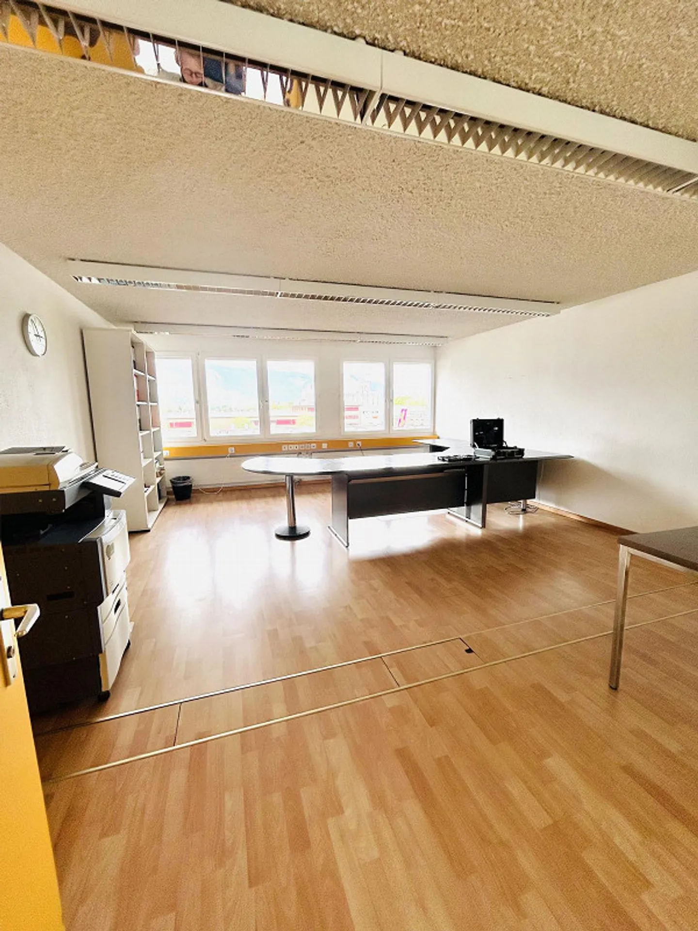 68 m² Office/Commercial Space (First Occupancy) - Photo 9 of 14