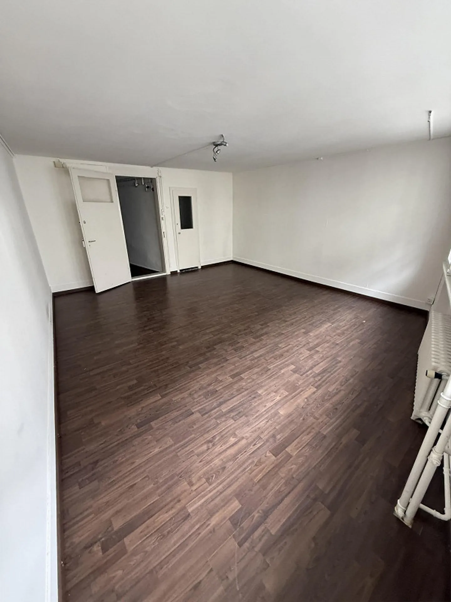 Casa ristrutturata con 6 stanze su 3 piani, nel centro città - Foto 3 di 13
