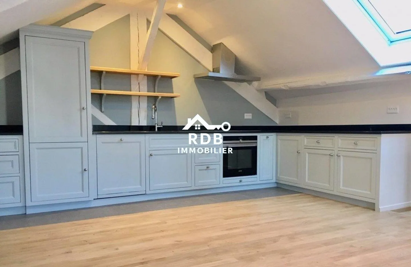 Renovated 5-room duplex apartment located in Collex 1239 - Photo 10 of 12