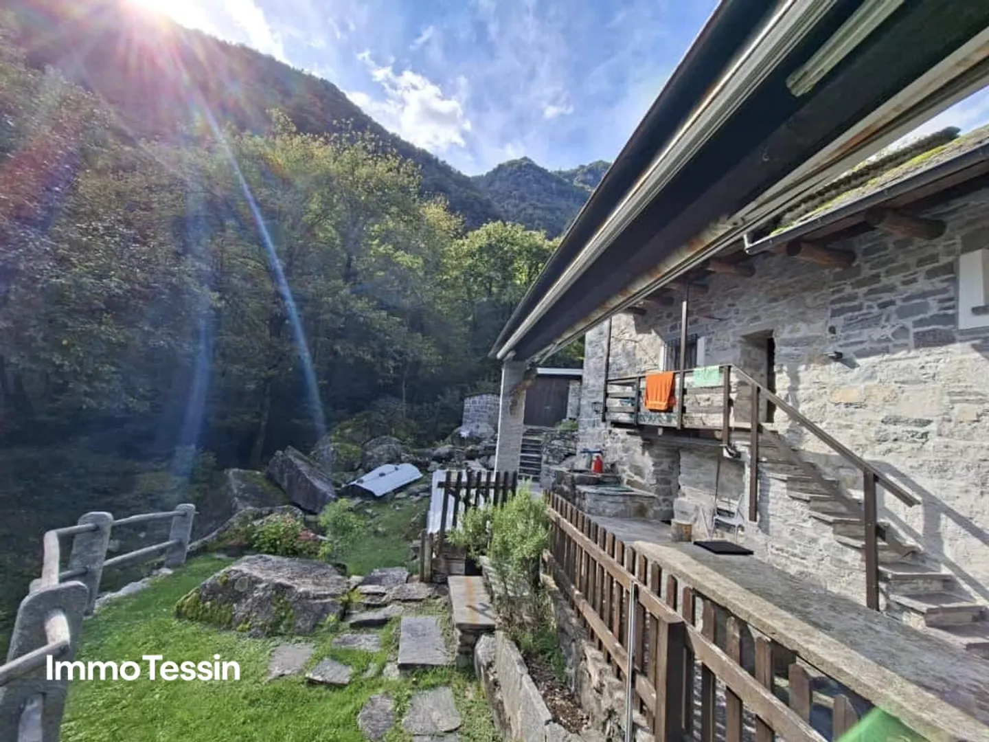 Rustique charmant au milieu de la nature dans un emplacement isolé et ensoleillé dans le Verzascatal avec accès direct - Photo 4 sur 13