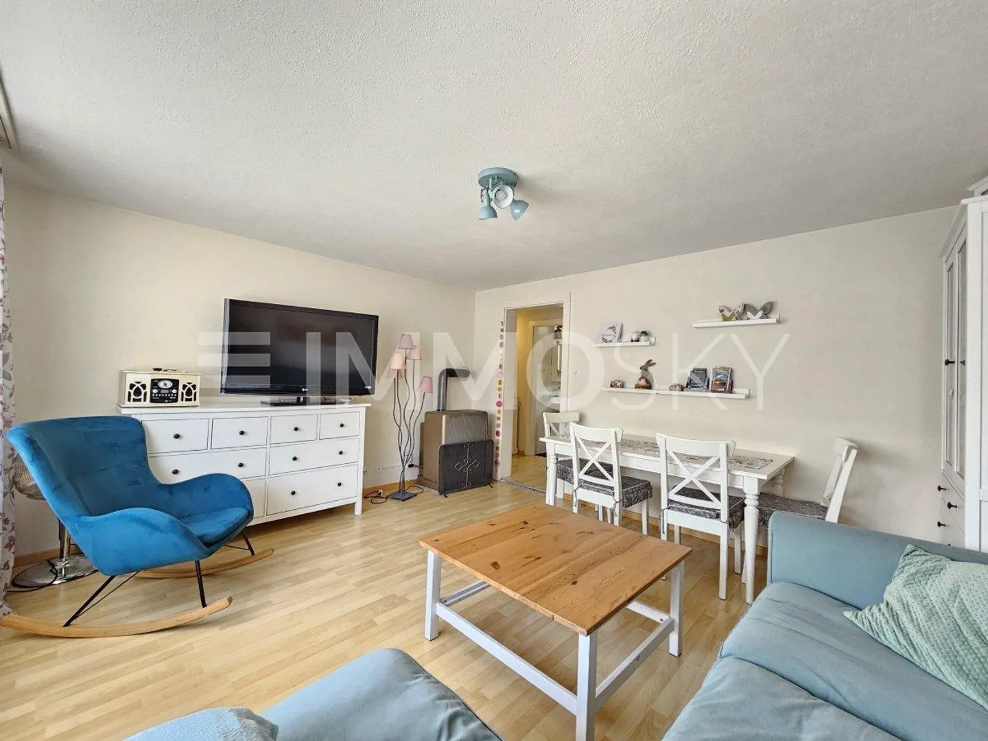 RESERVED! Alpine Charm in Prime Location - Photo 5 of 5