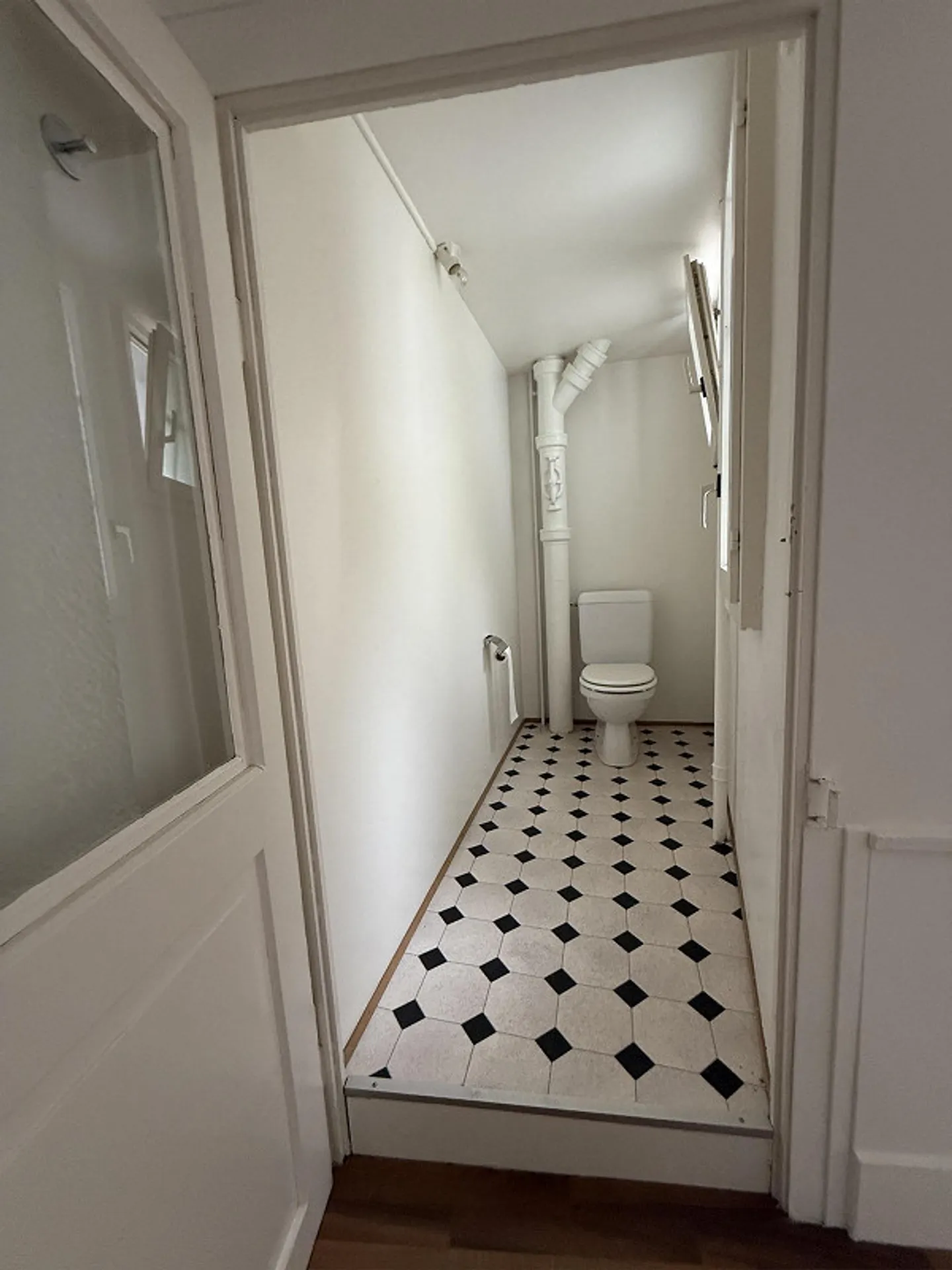 Casa ristrutturata con 6 stanze su 3 piani, nel centro città - Foto 6 di 13