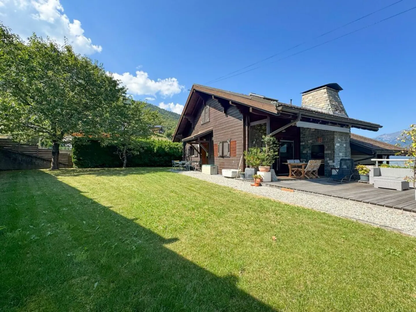 Casa di 5,5 stanze + uno studio con bella vista sulla pianura! - Foto 1 di 26