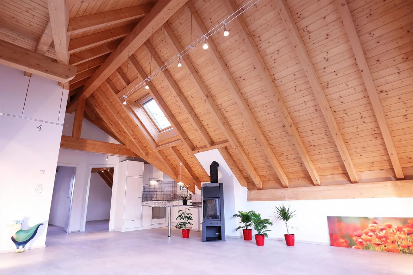 Aussergewöhnliche, sonnige 3,5-Zimmer-Dachwohnung mit Wintergarten - Foto 2 von 11